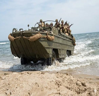 amfib drivingonshore